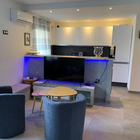Grand Studio Tres Agreable Avec Bar, Cuisine Et Terrasse Cagnes-sur-Mer Zewnętrze zdjęcie