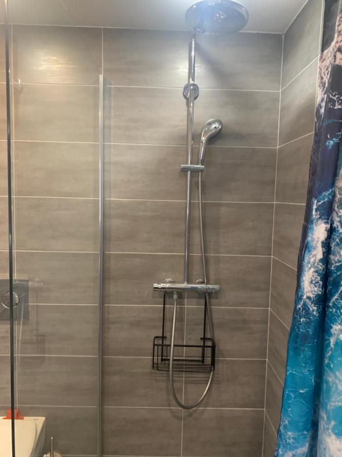 Grand Studio Tres Agreable Avec Bar, Cuisine Et Terrasse Cagnes-sur-Mer Zewnętrze zdjęcie