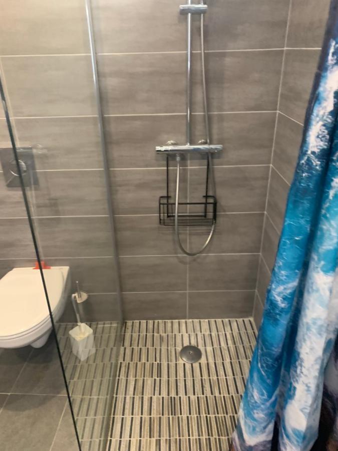 Grand Studio Tres Agreable Avec Bar, Cuisine Et Terrasse Cagnes-sur-Mer Zewnętrze zdjęcie