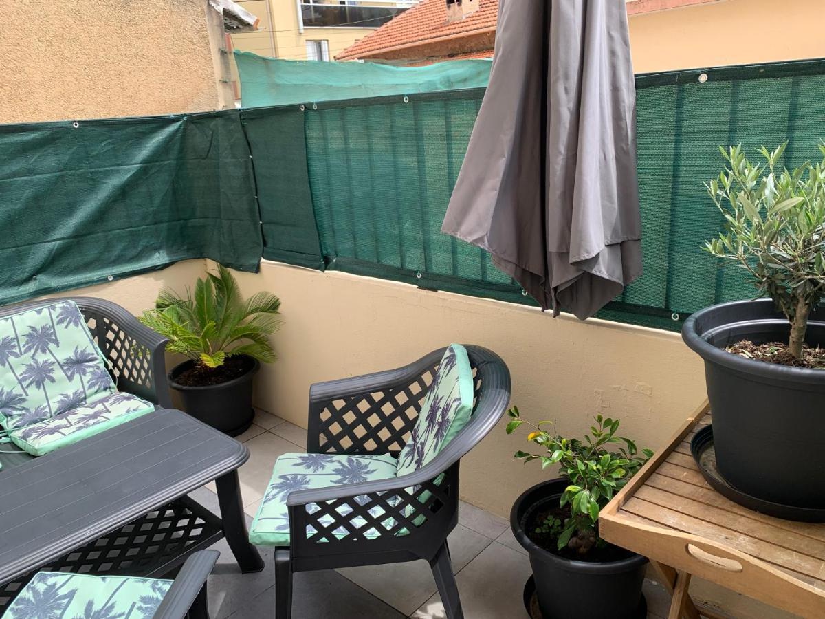 Grand Studio Tres Agreable Avec Bar, Cuisine Et Terrasse Cagnes-sur-Mer Zewnętrze zdjęcie
