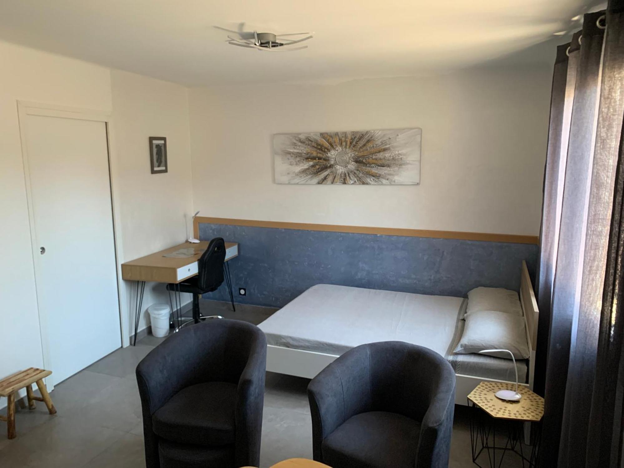 Grand Studio Tres Agreable Avec Bar, Cuisine Et Terrasse Cagnes-sur-Mer Zewnętrze zdjęcie